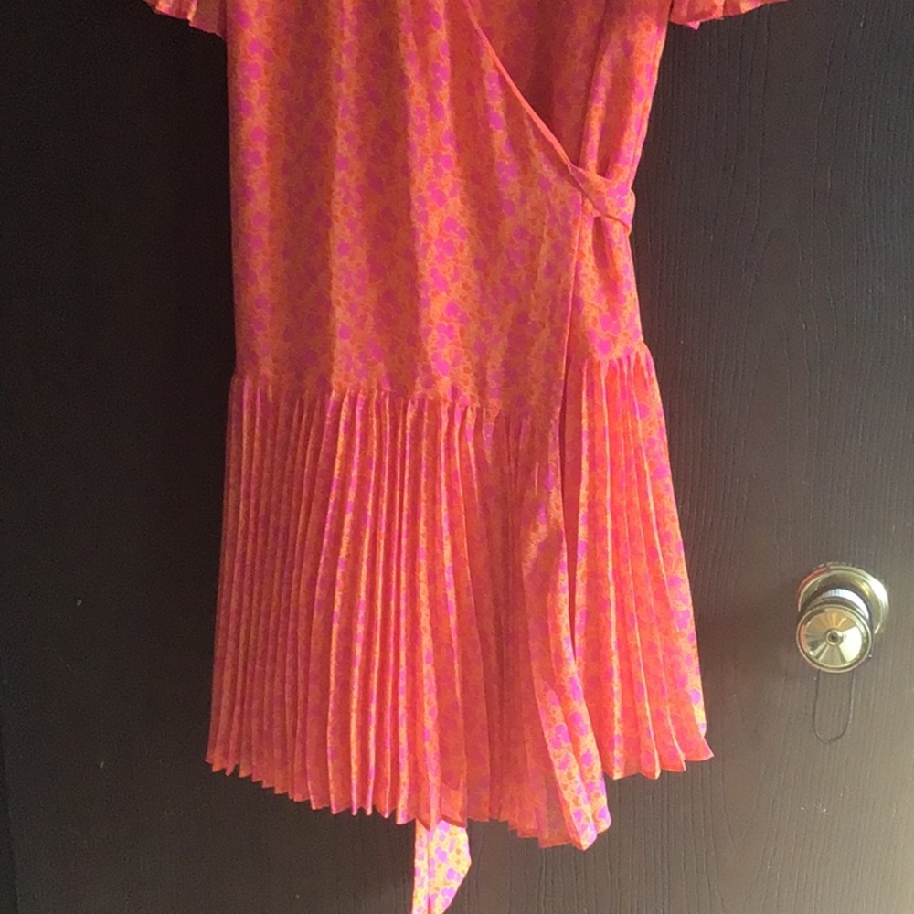 Dress - Picture 5 of 9